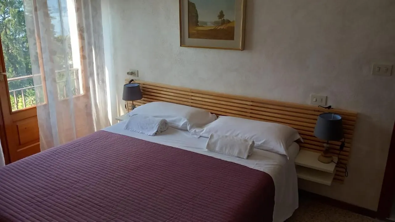 My Holidays - Camere Dei Fiori Gravedona 0*,  Italy